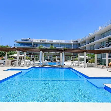 Magia Apartments, Resort-Style, Prime Location With Ocean Views!