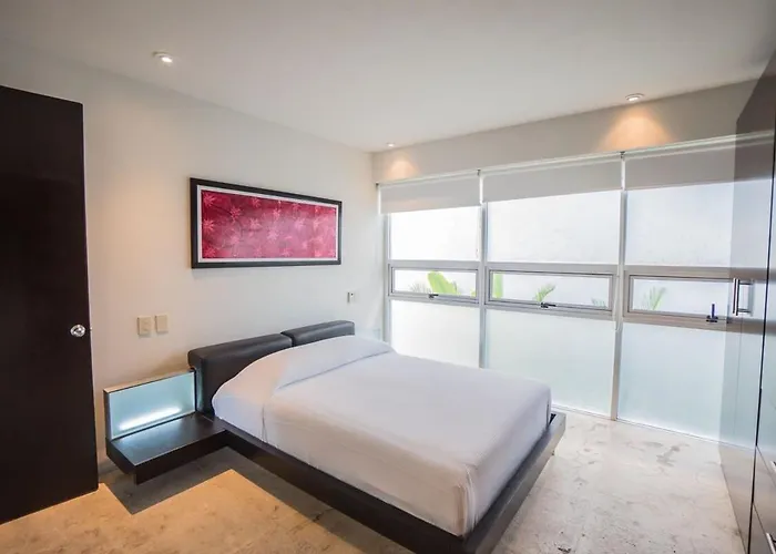 Magia Apartments, Resort-style, Prime Location With Ocean Views!