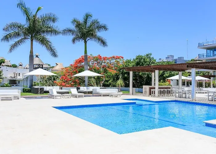 Magia Apartments, Resort-style, Prime Location With Ocean Views! *
