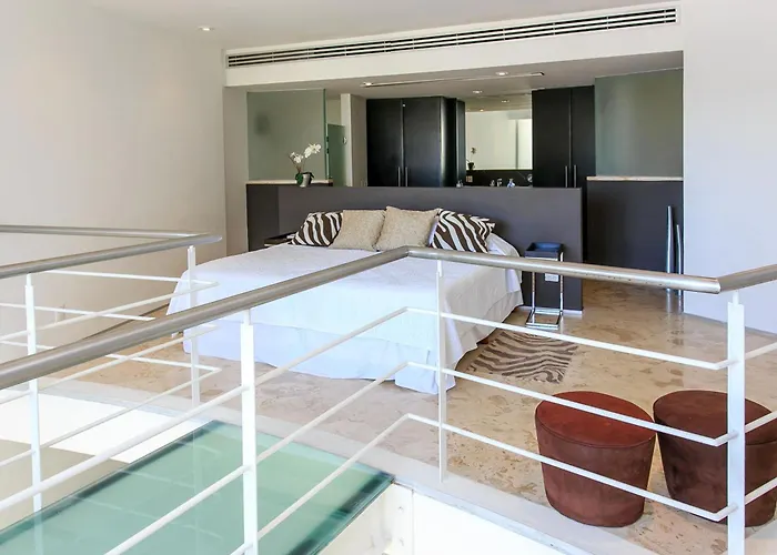 Magia Apartments, Resort-style, Prime Location With Ocean Views! *