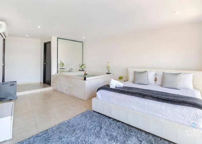 Magia Apartments, Resort-style, Prime Location With Ocean Views! Hébergement de vacances Playa del Carmen