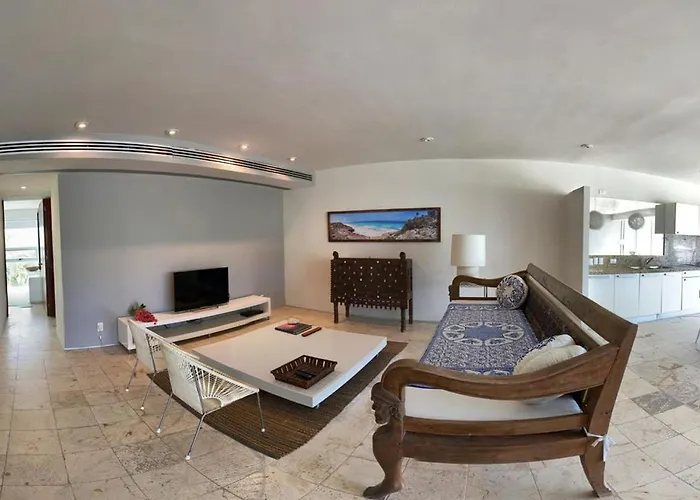 Magia Apartments, Resort-style, Prime Location With Ocean Views! *